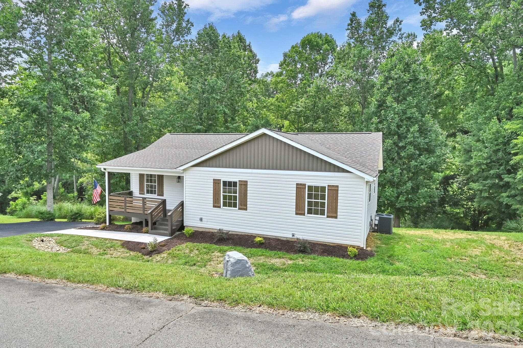 Single Family Residence at 157 Scarlett Ridge Drive, Marshall, photo 2 of 48
