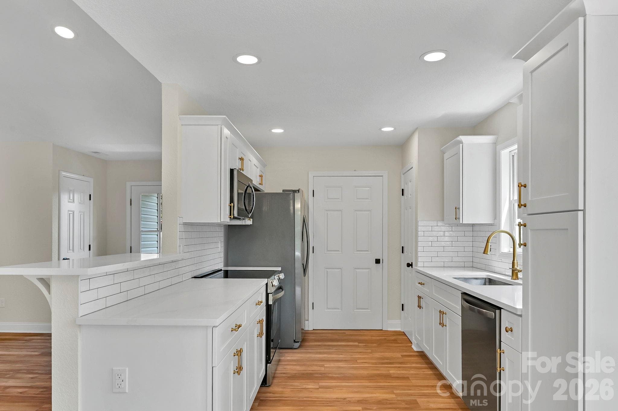 Single Family Residence at 157 Scarlett Ridge Drive, Marshall, photo 14 of 48