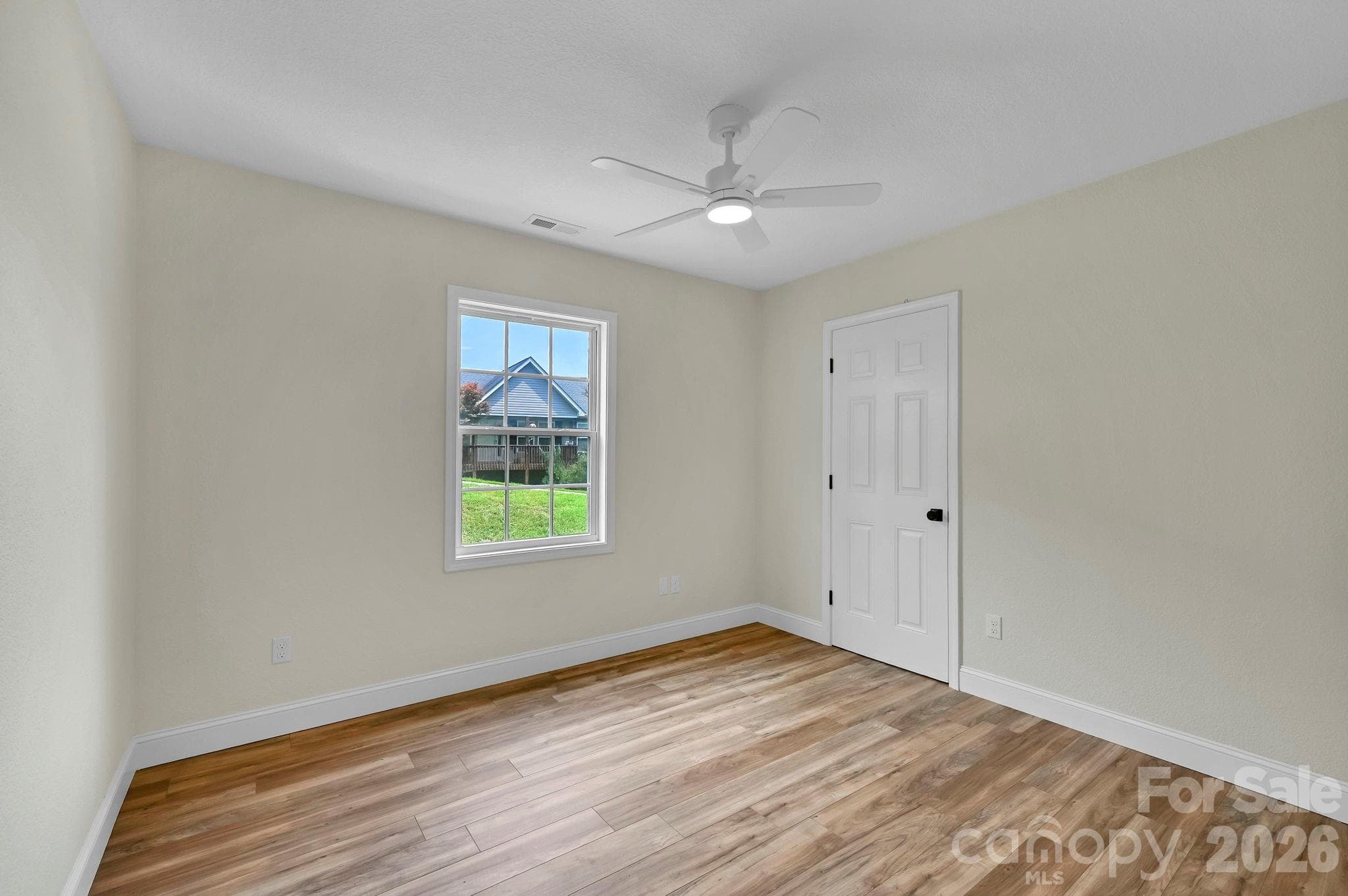 Single Family Residence at 157 Scarlett Ridge Drive, Marshall, photo 18 of 48
