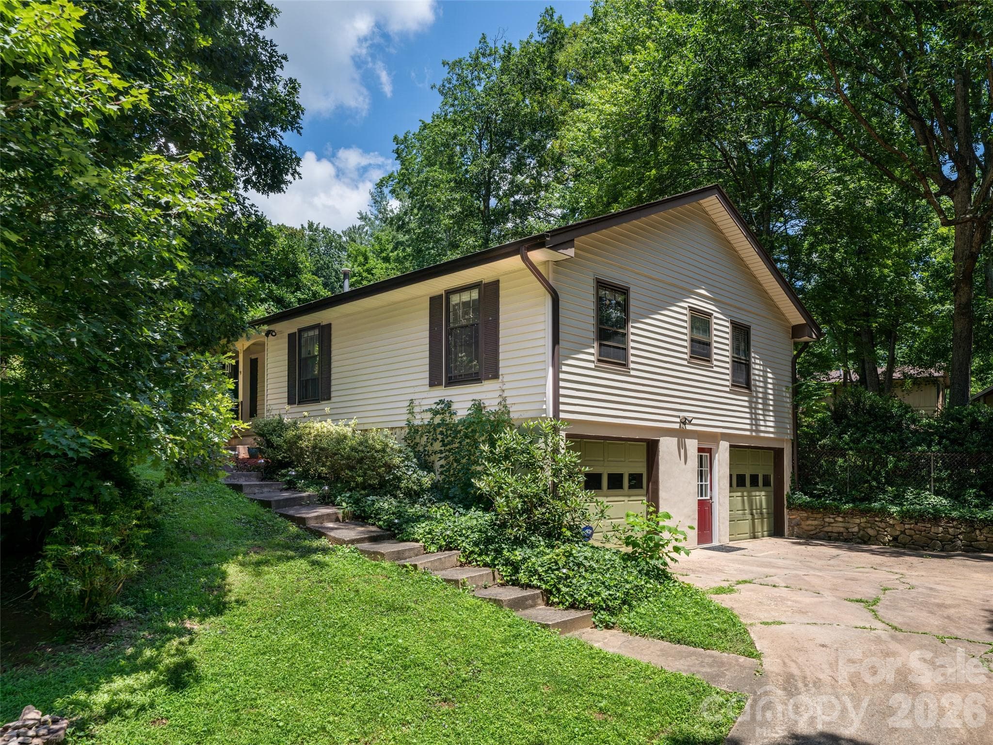 14 Forest Ridge Drive
