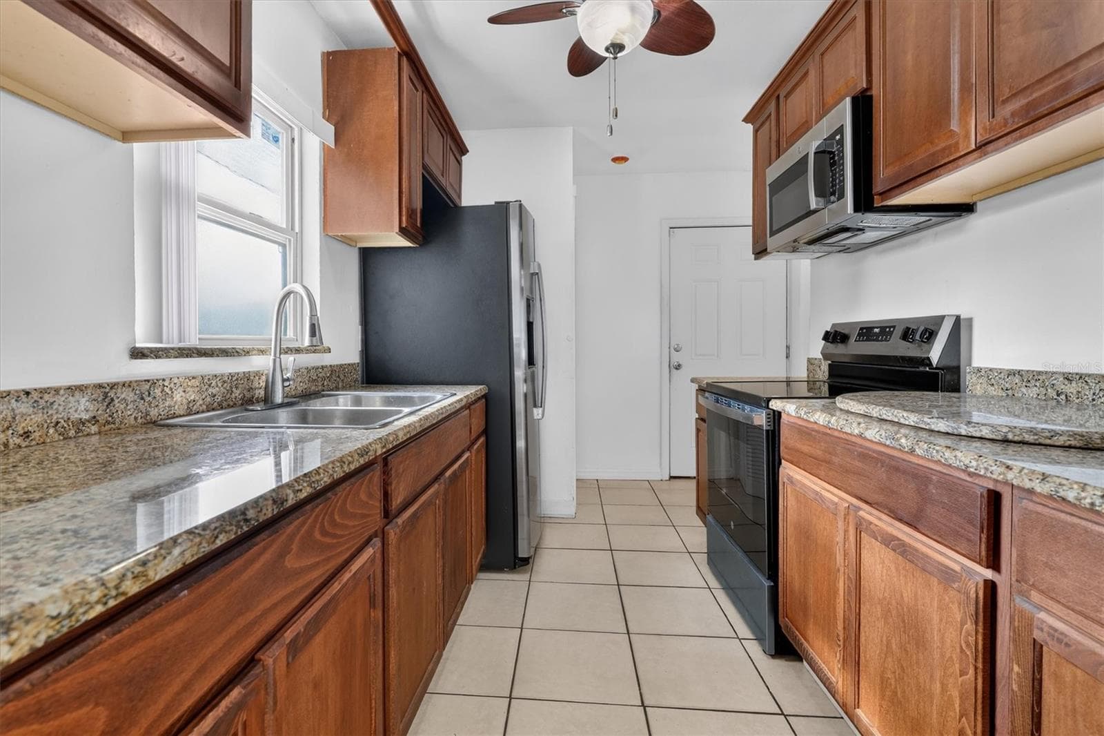 All new stainless steel appliances - 208 PALMYRA DR, ORLANDO