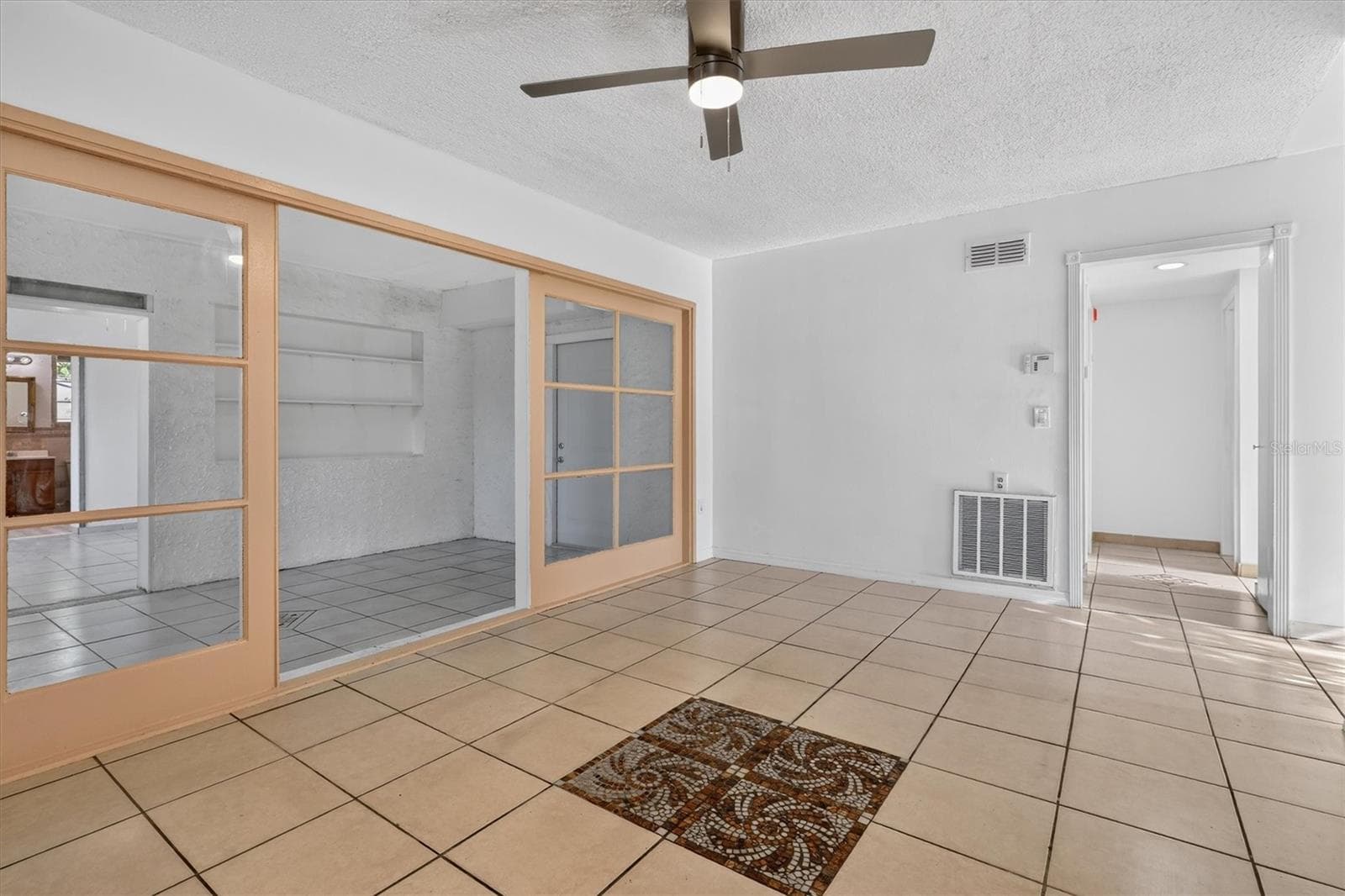 Single Family Residence at 208 PALMYRA DR, ORLANDO, photo 9 of 64