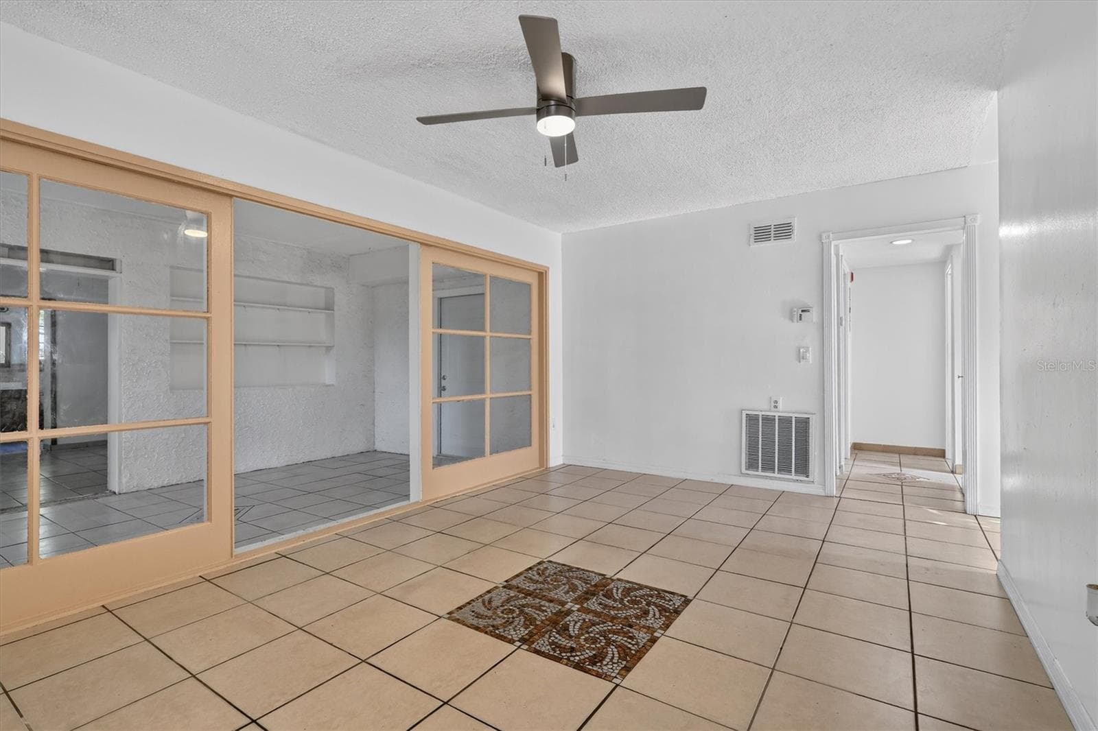 Single Family Residence at 208 PALMYRA DR, ORLANDO, photo 11 of 64
