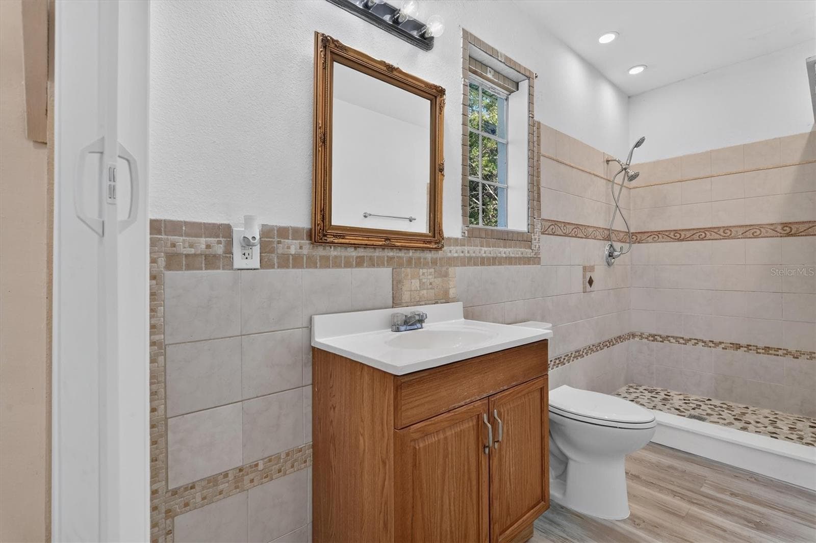 Primary bathroom - 208 PALMYRA DR, ORLANDO