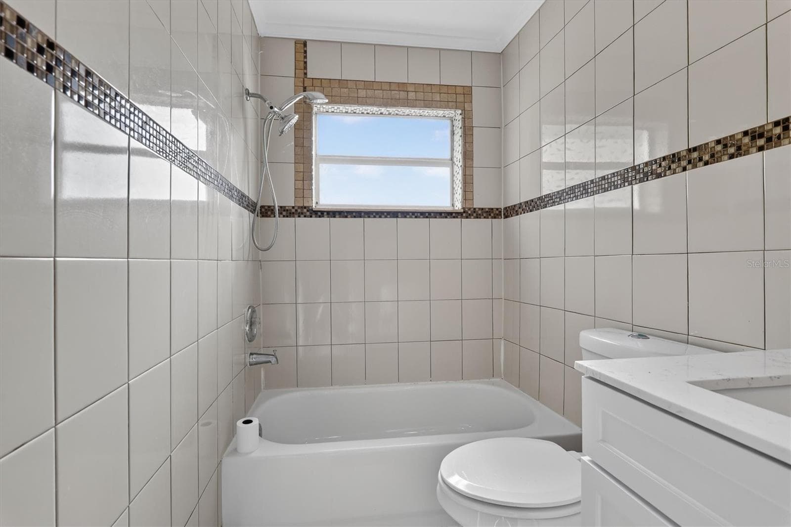 bathroom 2 - 208 PALMYRA DR, ORLANDO