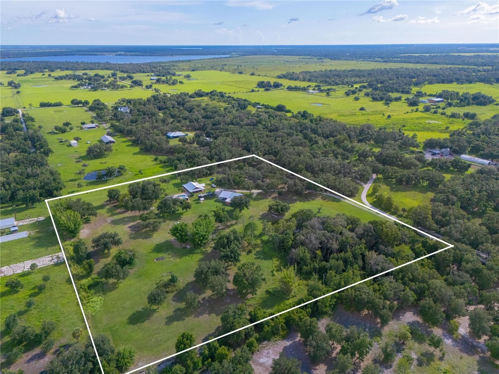 Single Family Residence at 15190 LEEANN RD, SARASOTA, photo 5 of 32