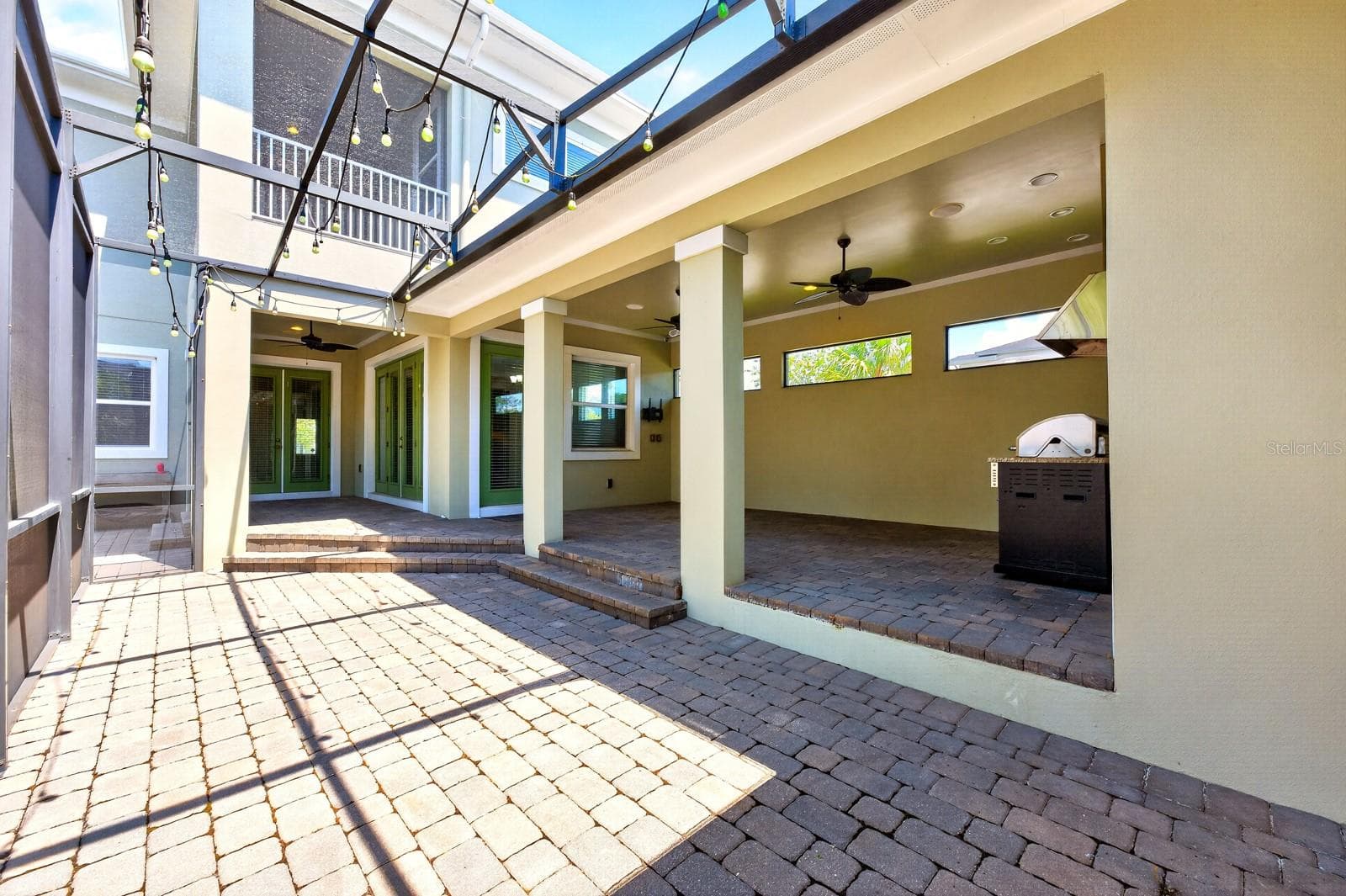 Wrap around, extended screened lanai. - 8130 LAUREATE BLVD, ORLANDO