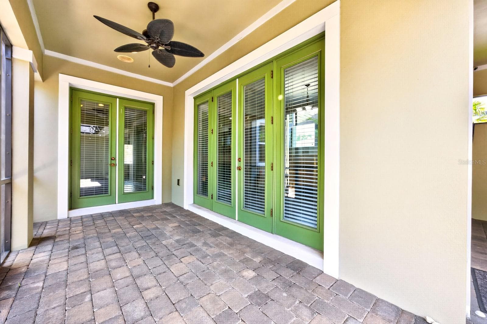 Wrap around, extended screened lanai. - 8130 LAUREATE BLVD, ORLANDO