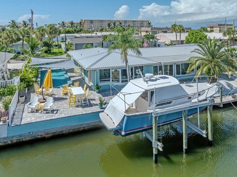 Single Family Residence at 918 GIBBS RD, VENICE, photo 13 of 48