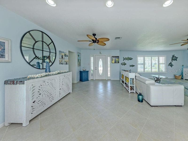 Single Family Residence at 918 GIBBS RD, VENICE, photo 15 of 48