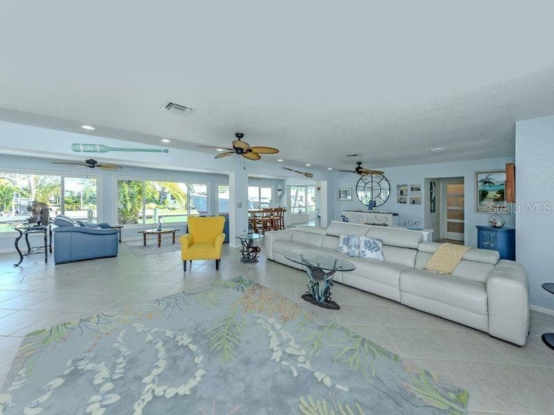 Single Family Residence at 918 GIBBS RD, VENICE, photo 16 of 48