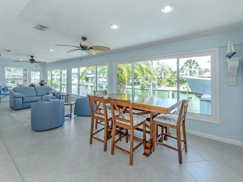 Single Family Residence at 918 GIBBS RD, VENICE, photo 18 of 48