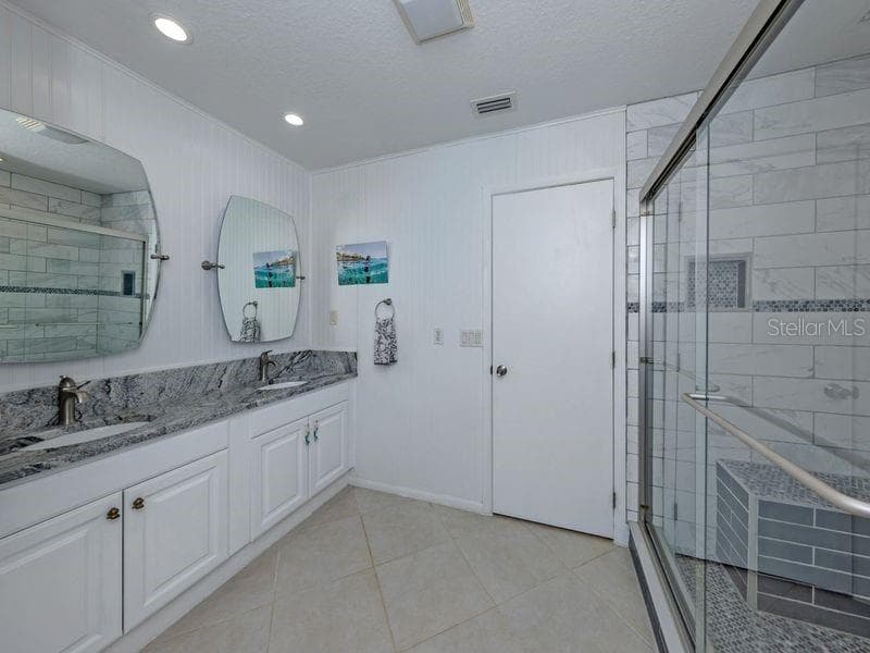 Single Family Residence at 918 GIBBS RD, VENICE, photo 24 of 48