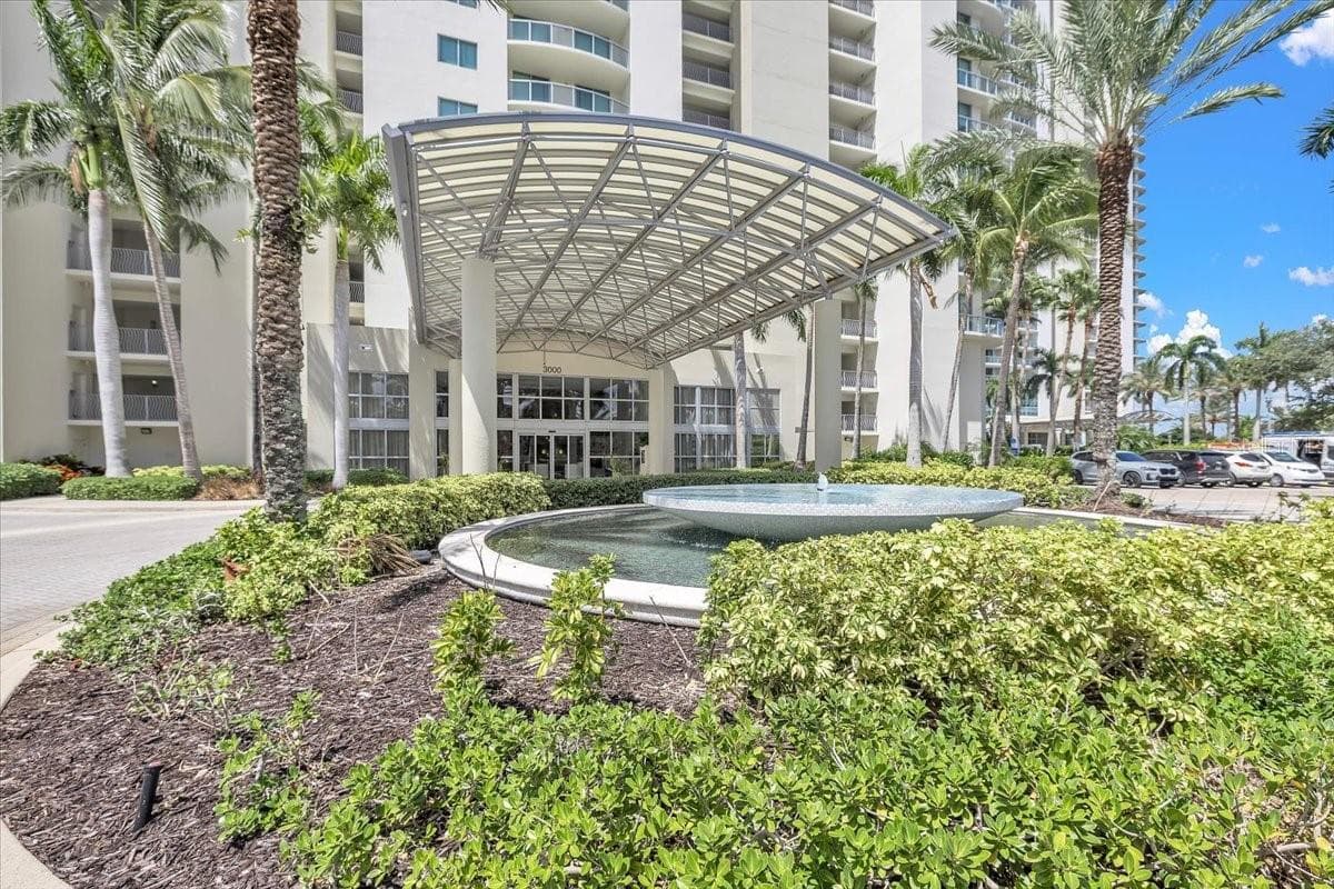 Condominium at 3000 OASIS GRAND BLVD #2802, FORT MYERS, photo 4 of 50