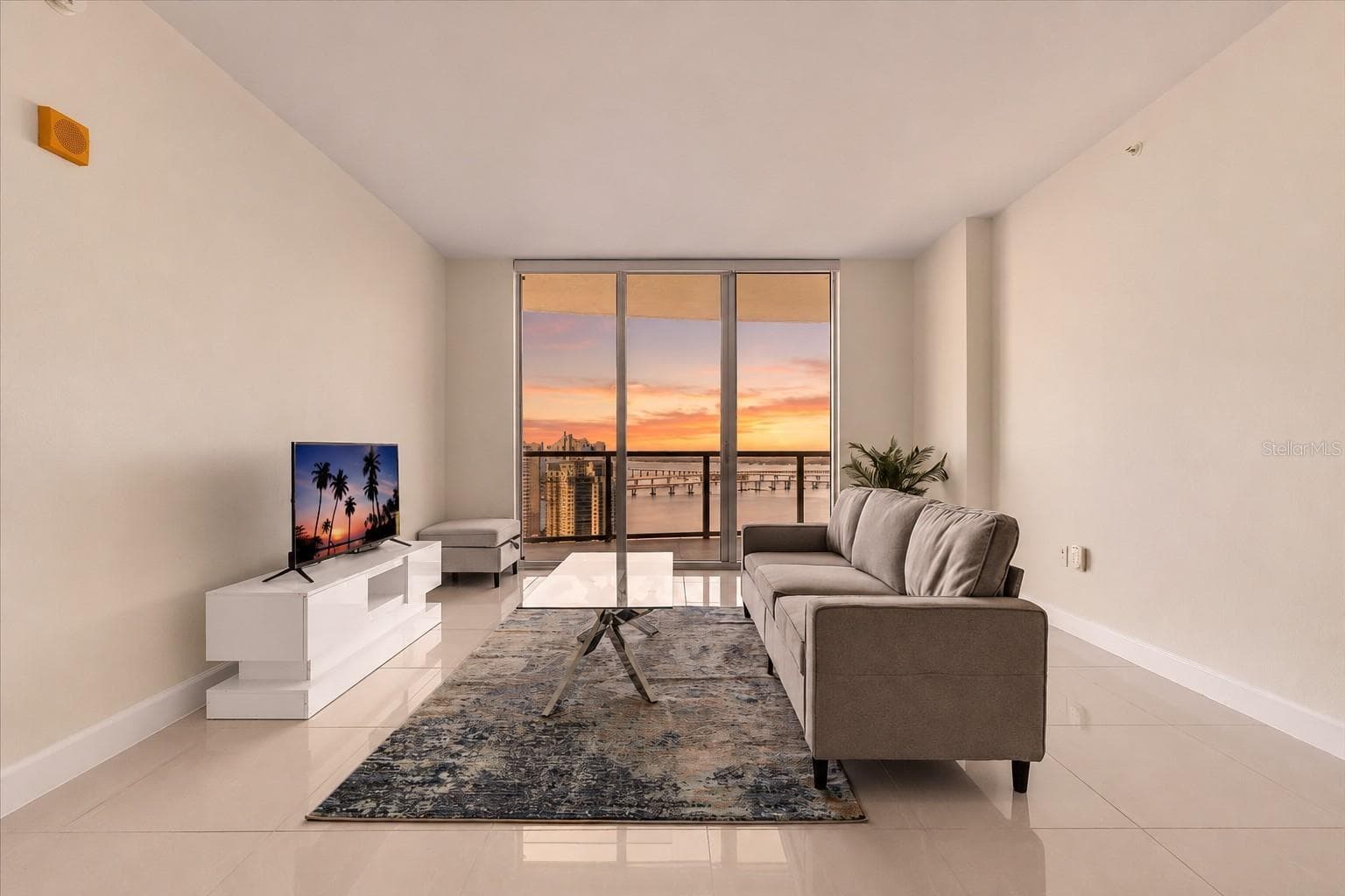 Condominium at 3000 OASIS GRAND BLVD #2802, FORT MYERS, photo 7 of 50