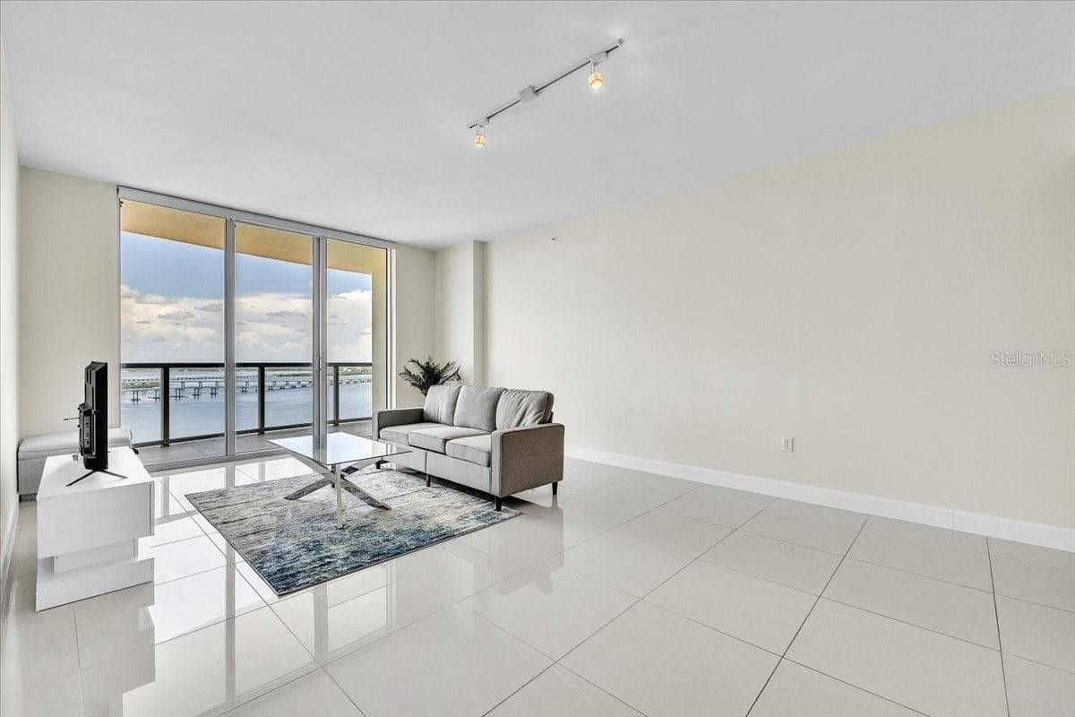 Condominium at 3000 OASIS GRAND BLVD #2802, FORT MYERS, photo 8 of 50