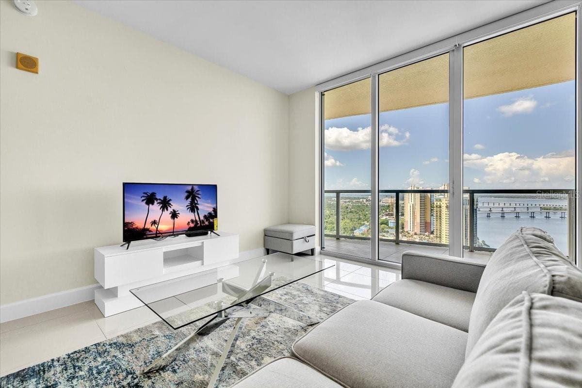 Condominium at 3000 OASIS GRAND BLVD #2802, FORT MYERS, photo 9 of 50