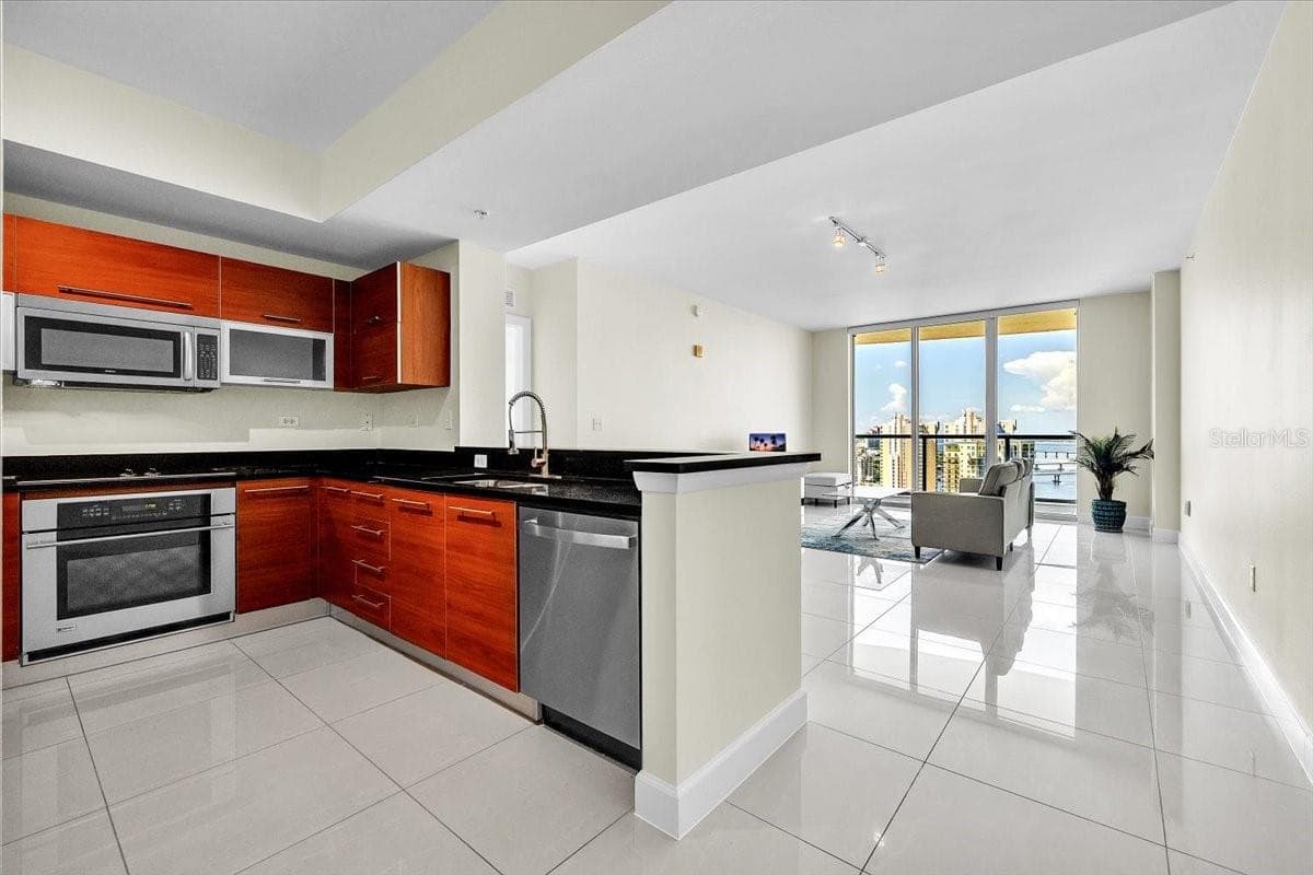 Condominium at 3000 OASIS GRAND BLVD #2802, FORT MYERS, photo 11 of 50