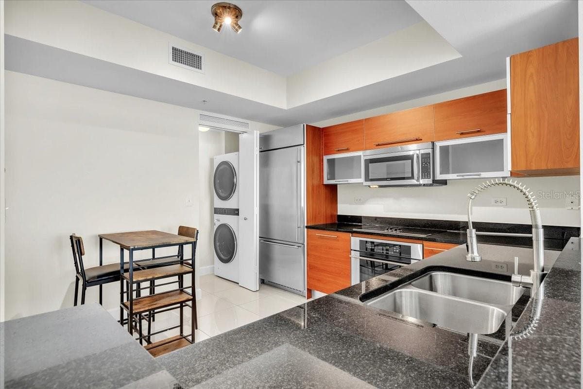 Condominium at 3000 OASIS GRAND BLVD #2802, FORT MYERS, photo 13 of 50