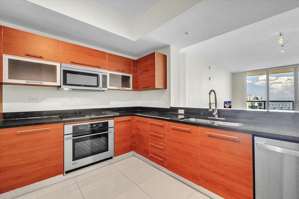 Condominium at 3000 OASIS GRAND BLVD #2802, FORT MYERS, photo 15 of 50