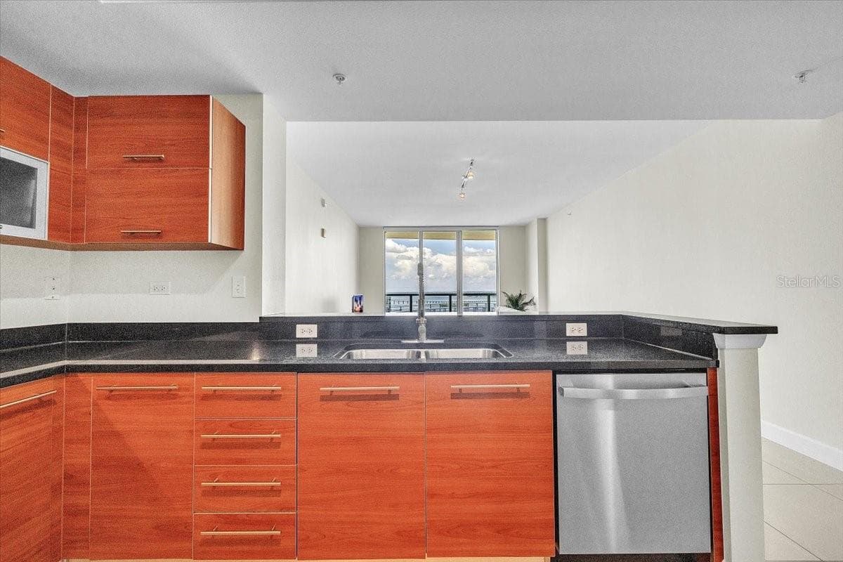 Condominium at 3000 OASIS GRAND BLVD #2802, FORT MYERS, photo 16 of 50
