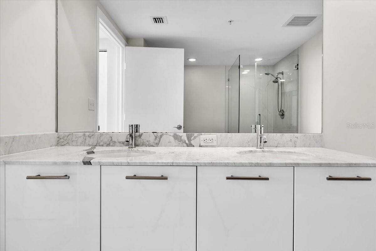 Condominium at 3000 OASIS GRAND BLVD #2802, FORT MYERS, photo 25 of 50
