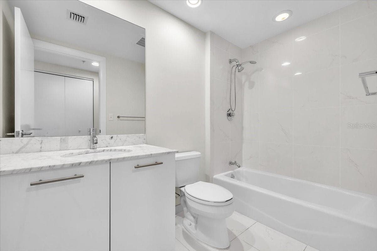 Condominium at 3000 OASIS GRAND BLVD #2802, FORT MYERS, photo 29 of 50