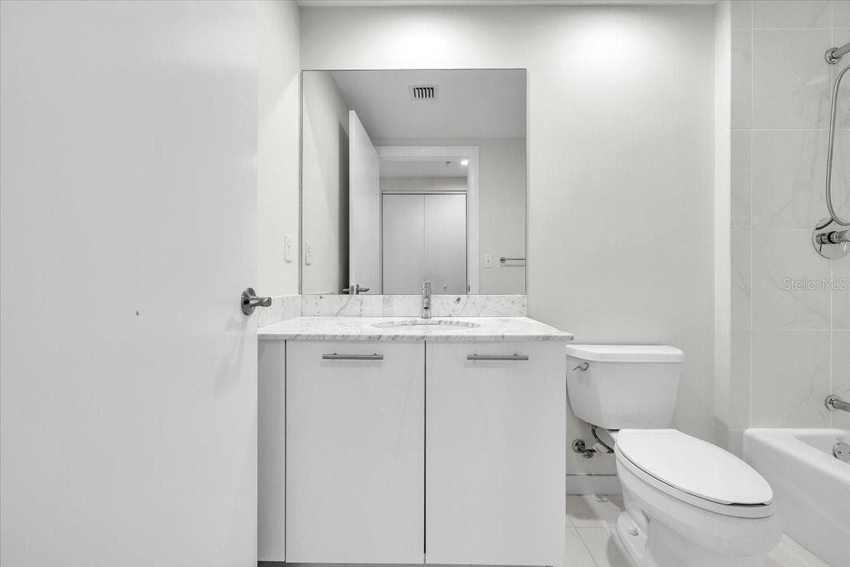 Condominium at 3000 OASIS GRAND BLVD #2802, FORT MYERS, photo 30 of 50
