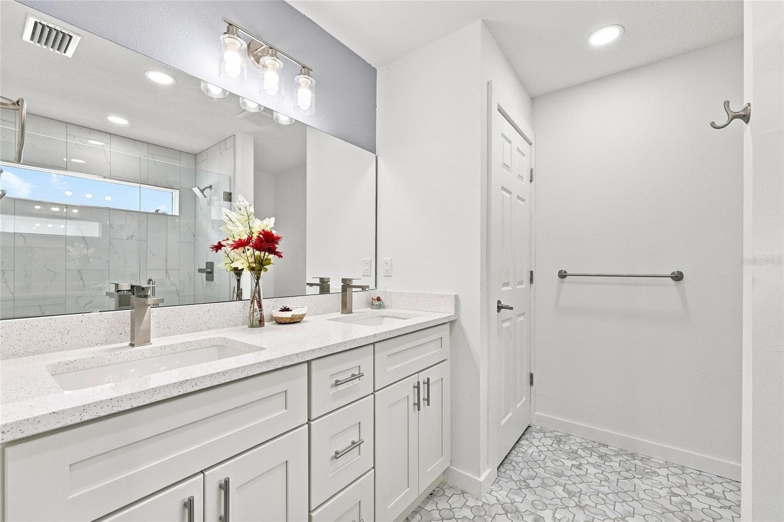 Master Bath - 2984 SE 140TH LN, SUMMERFIELD