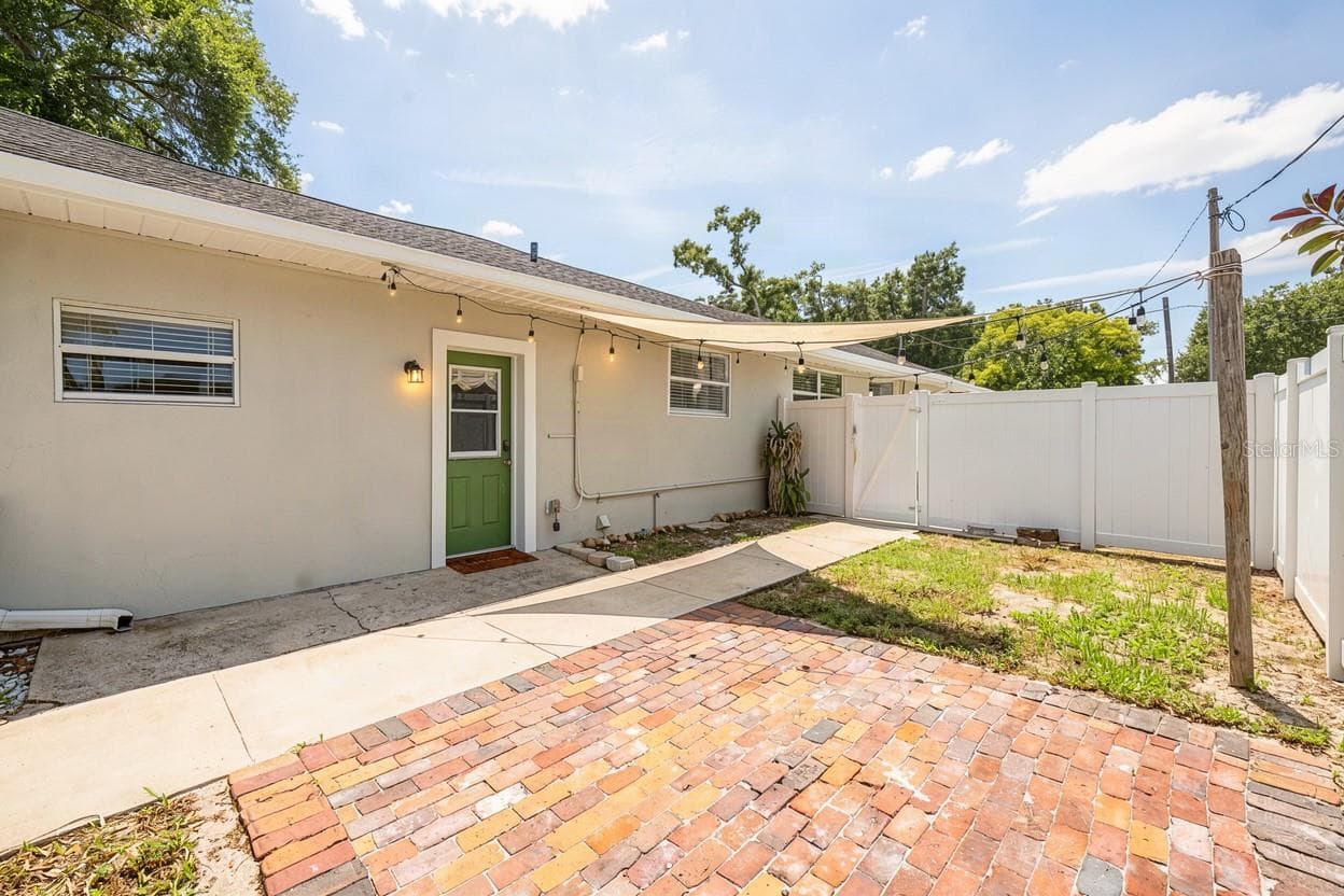 Single Family Residence at 3913 N LYNN AVE, TAMPA, photo 26 of 33