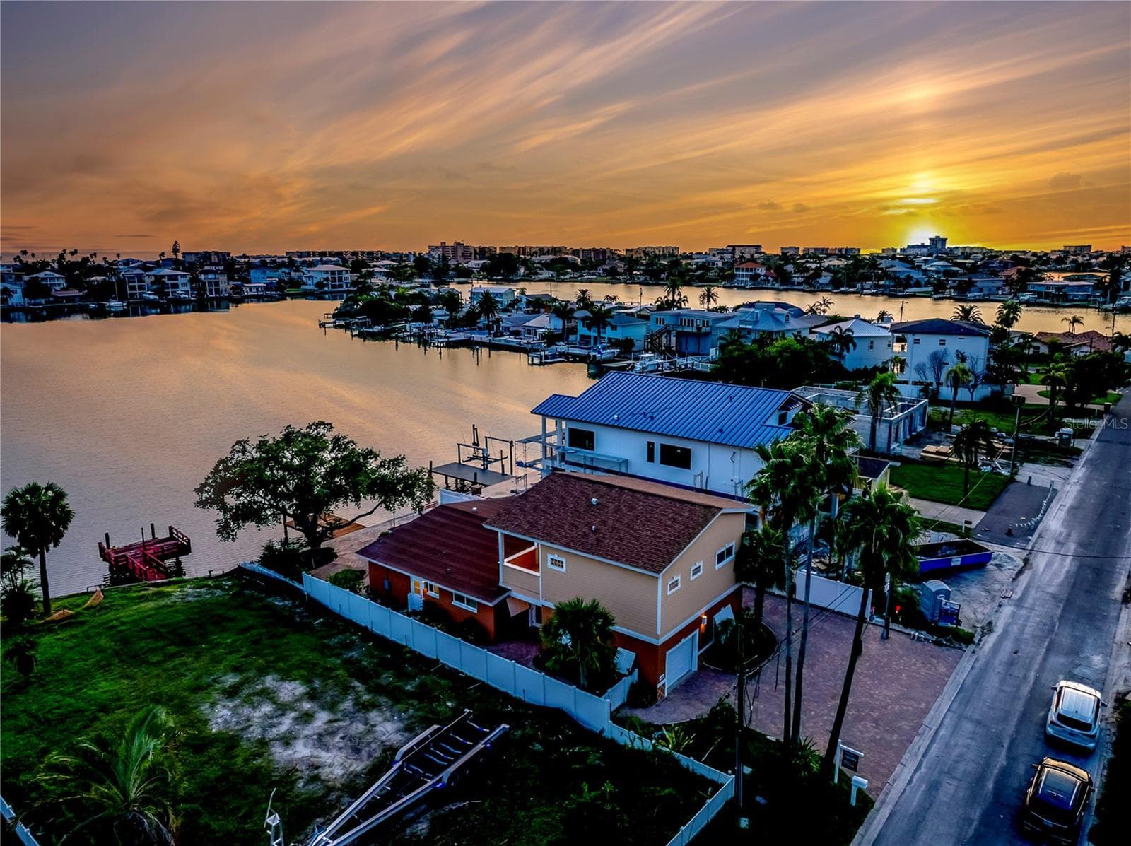 Single Family Residence at 16102 4TH ST E, REDINGTON BEACH, photo 2 of 51
