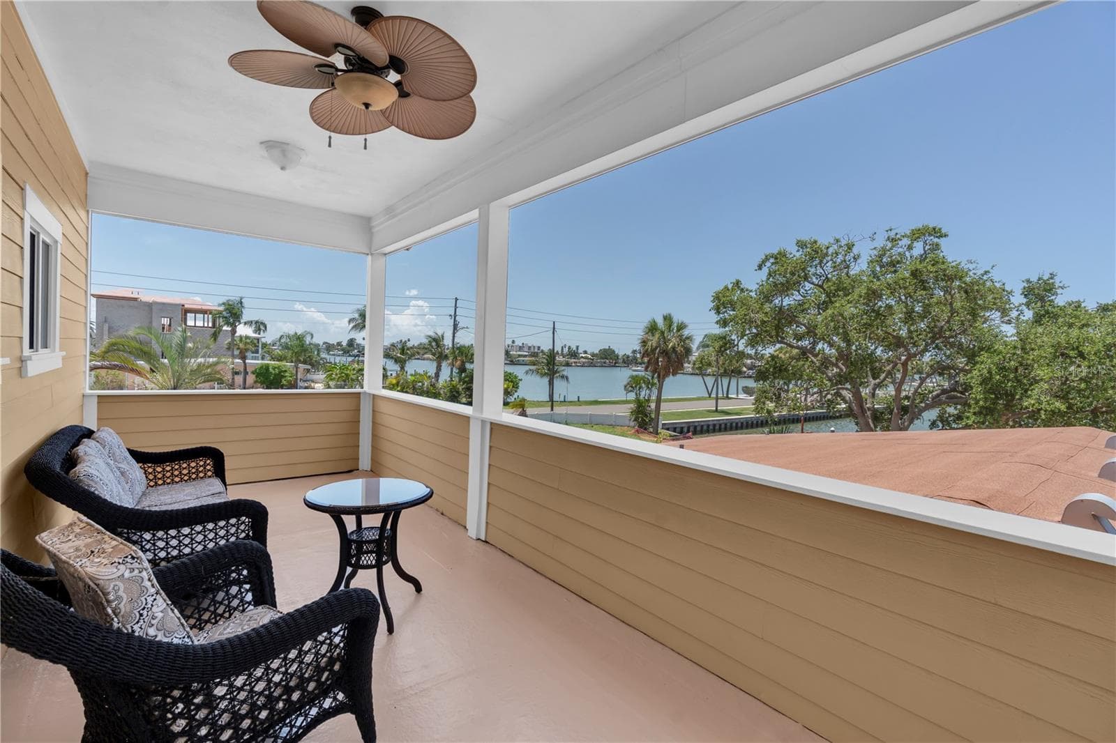 Single Family Residence at 16102 4TH ST E, REDINGTON BEACH, photo 9 of 51