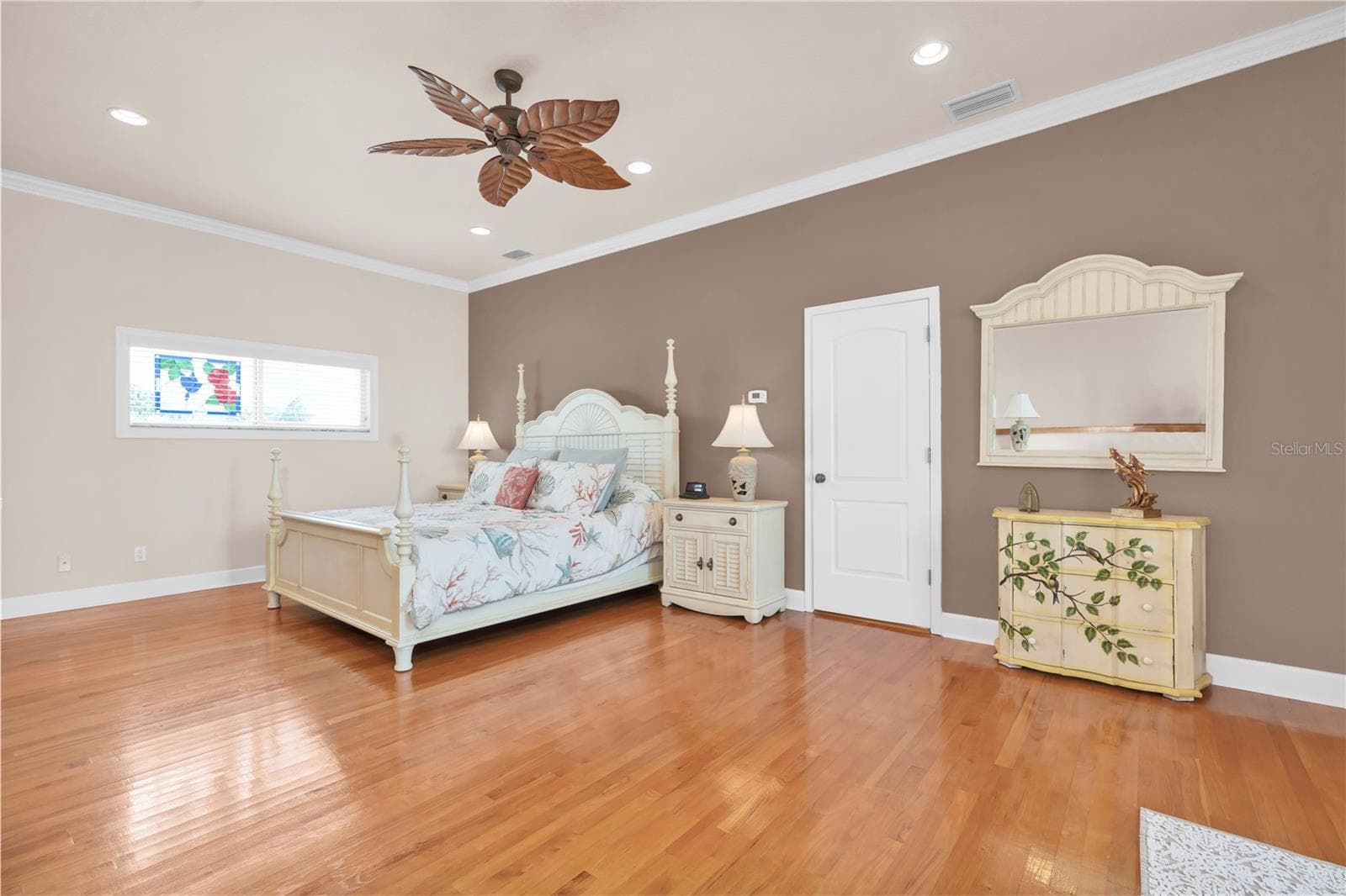Single Family Residence at 16102 4TH ST E, REDINGTON BEACH, photo 21 of 51