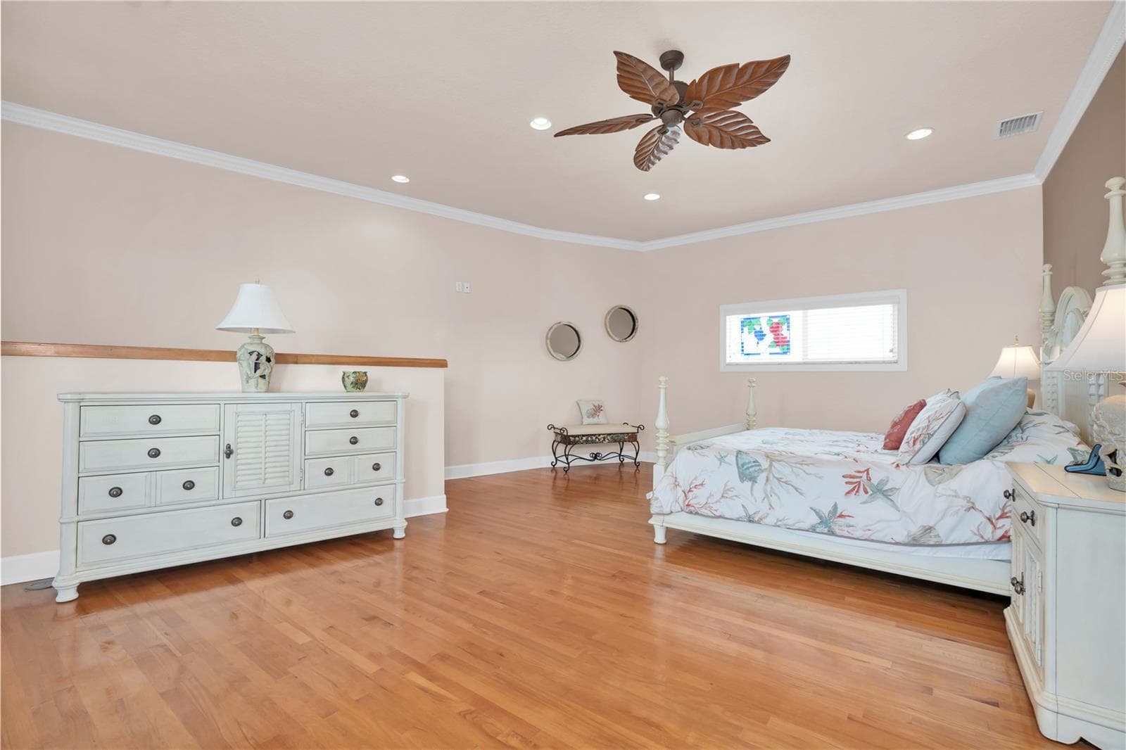 Upstairs Primary Suite - 16102 4TH ST E, REDINGTON BEACH