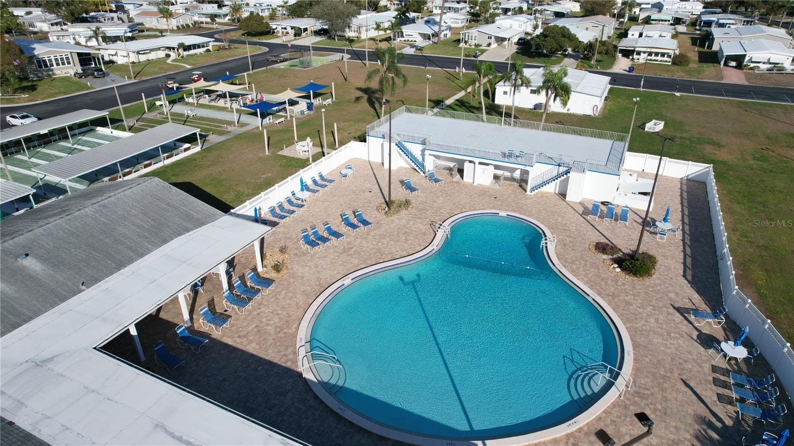 Mobile Home at 55 LEXINGTON CT #12, PALM HARBOR, photo 6 of 54