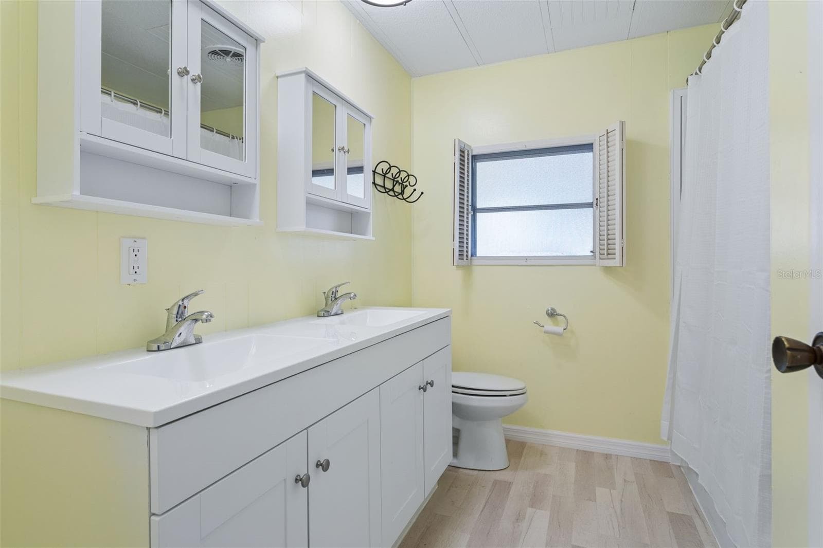 Mobile Home at 55 LEXINGTON CT #12, PALM HARBOR, photo 21 of 54