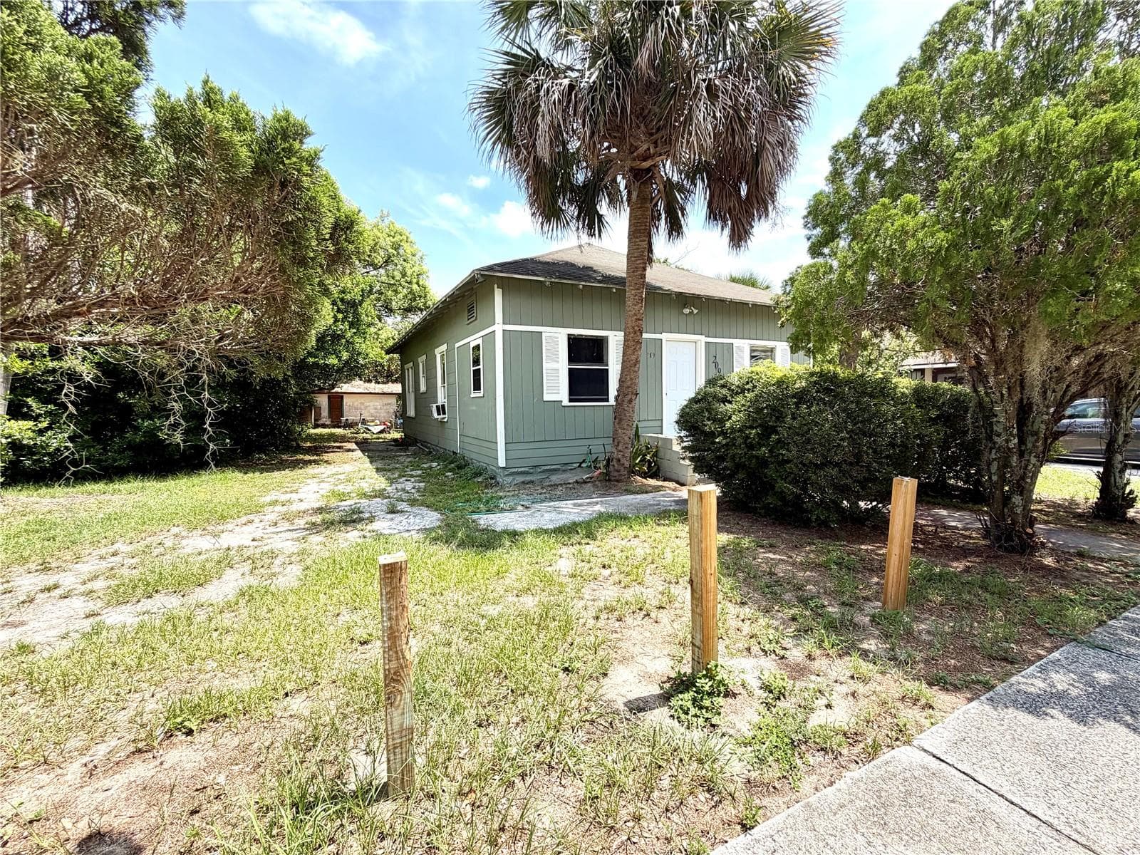 Single Family Residence at 209 AVENUE C NE, WINTER HAVEN, photo 3 of 17