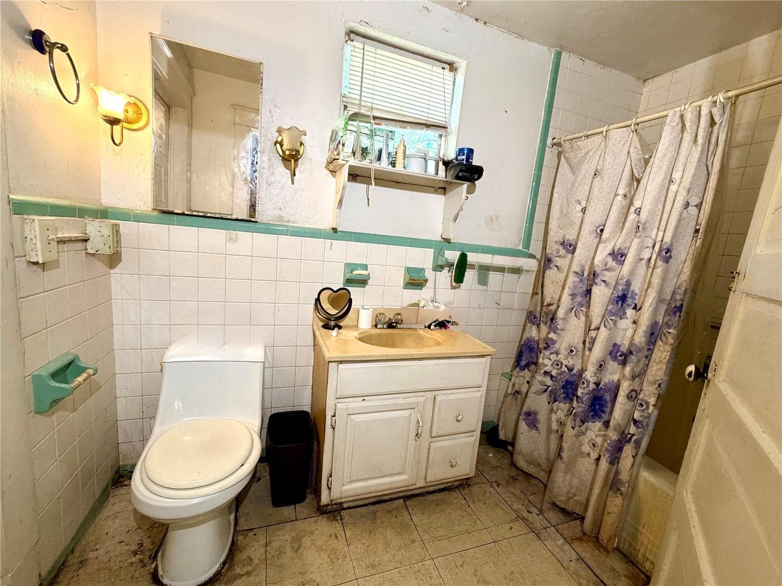Single Family Residence at 209 AVENUE C NE, WINTER HAVEN, photo 13 of 17