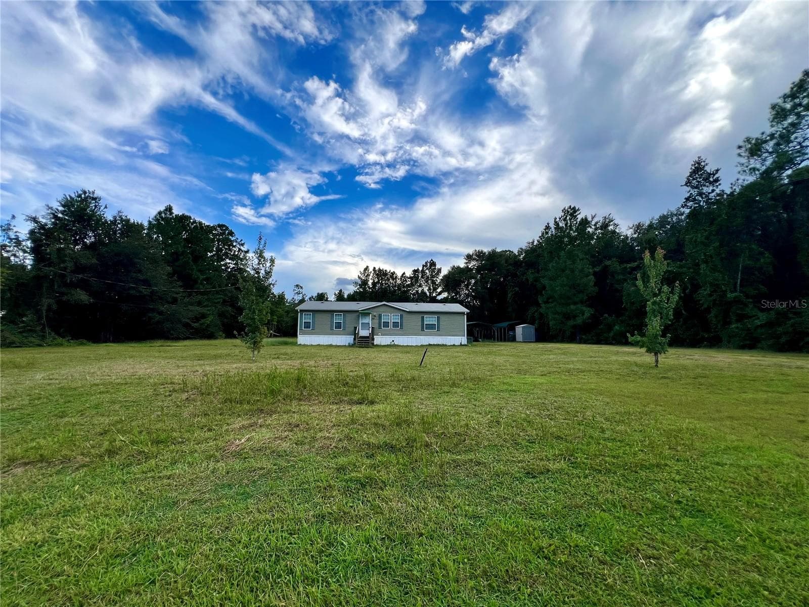 Manufactured Home at 113 SABRINA LN, PALATKA, photo 2 of 23