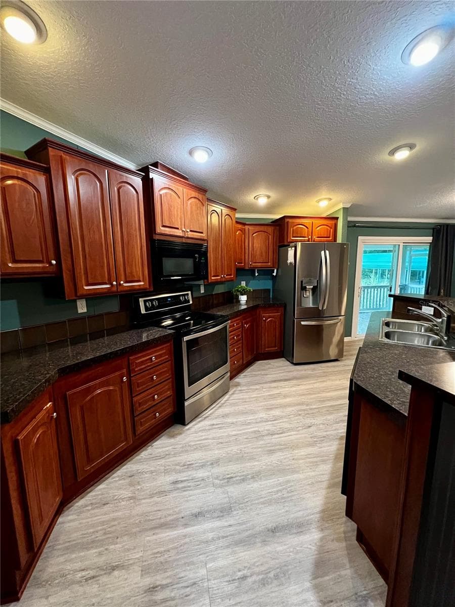 Manufactured Home at 113 SABRINA LN, PALATKA, photo 4 of 23