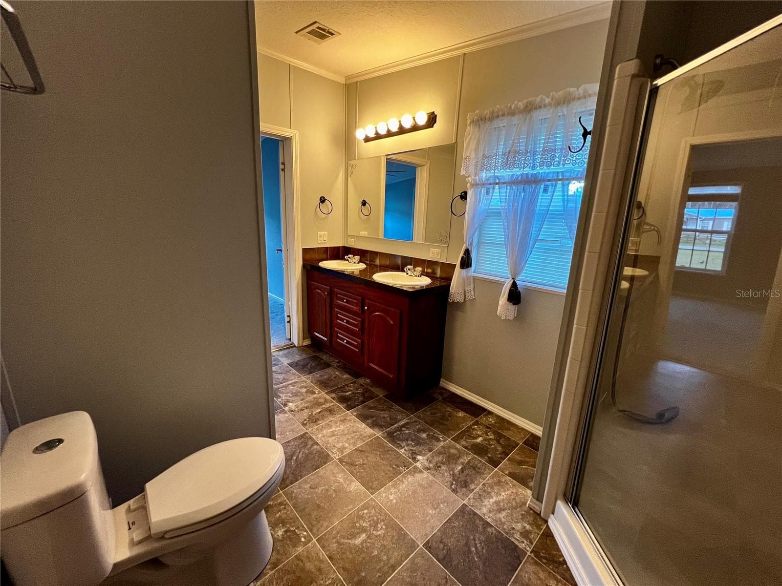Manufactured Home at 113 SABRINA LN, PALATKA, photo 9 of 23