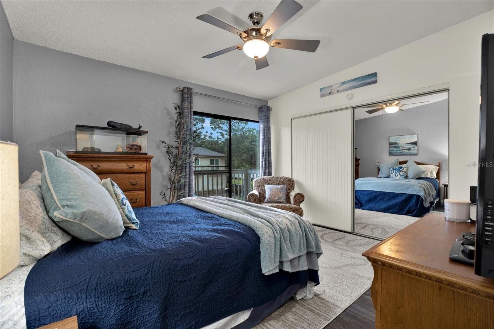 Primary Bed w/ En Suite Huge closet space and private front balcony - 6311 93RD TER N #4403, PINELLAS PARK