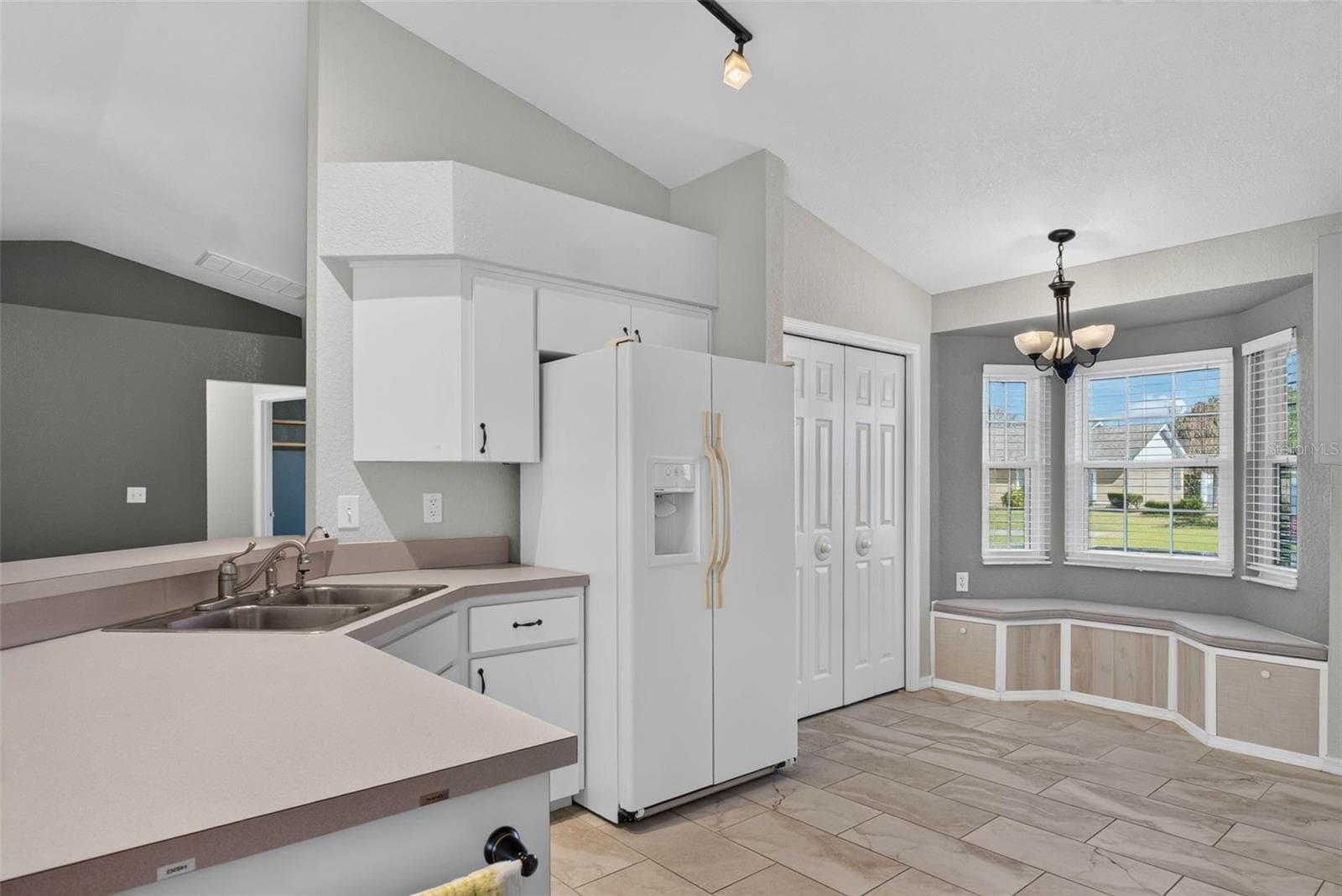 Single Family Residence at 706 HIGHLAND CREST LOOP, LAKE WALES, photo 15 of 49