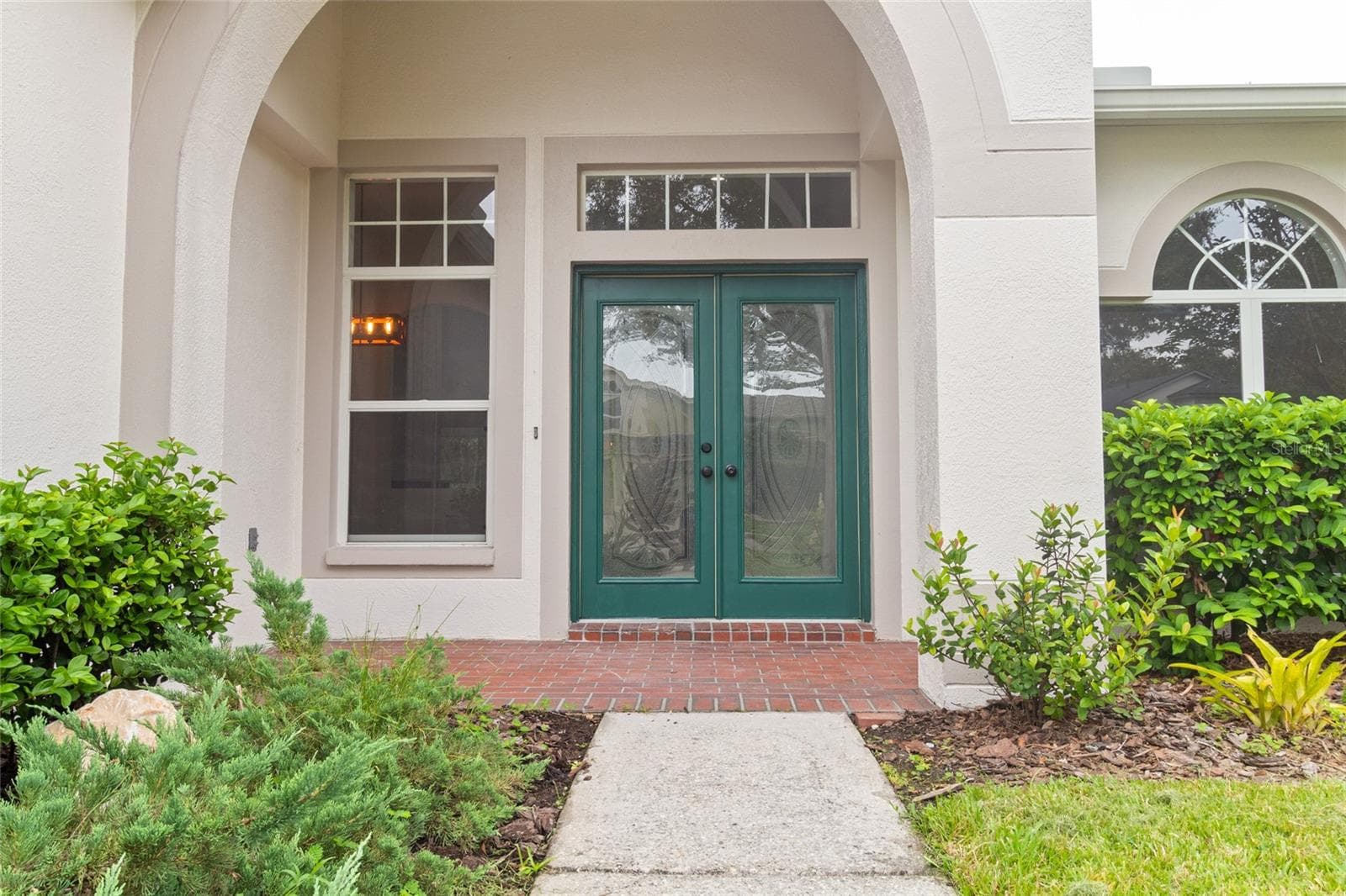 Single Family Residence at 10217 TIMBERLAND POINT DR, TAMPA, photo 2 of 44