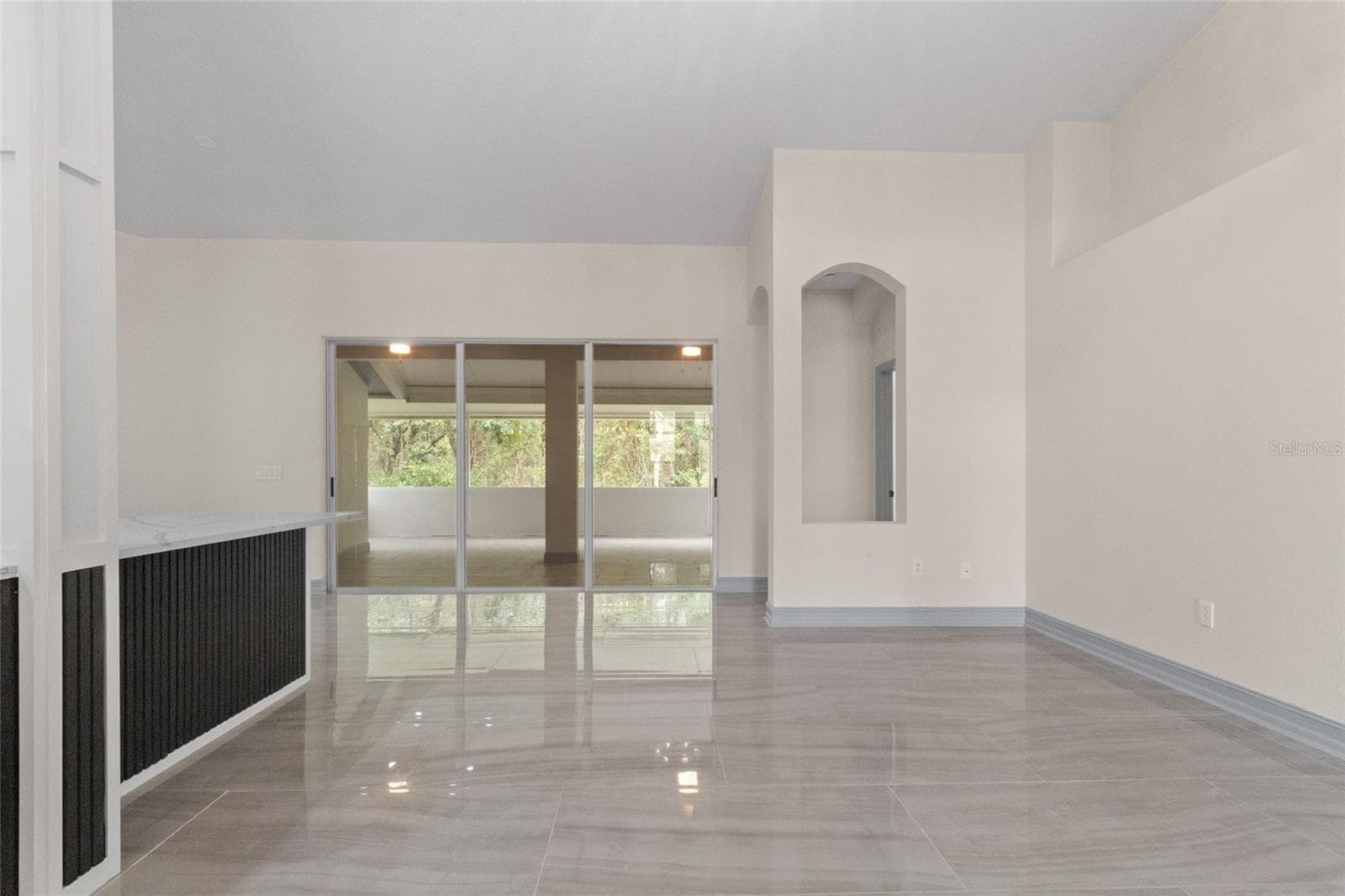Single Family Residence at 10217 TIMBERLAND POINT DR, TAMPA, photo 9 of 44
