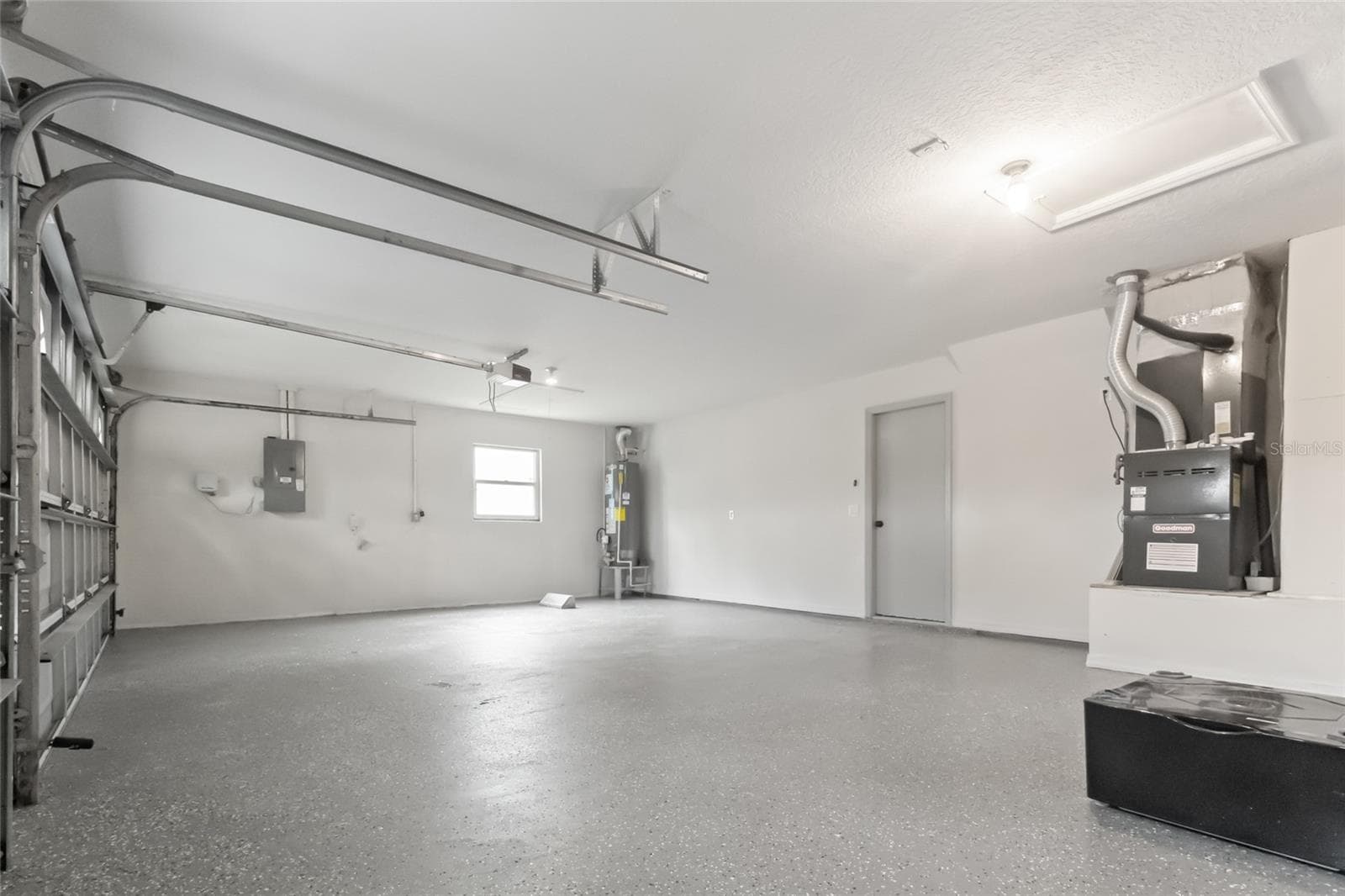 Single Family Residence at 10217 TIMBERLAND POINT DR, TAMPA, photo 36 of 44