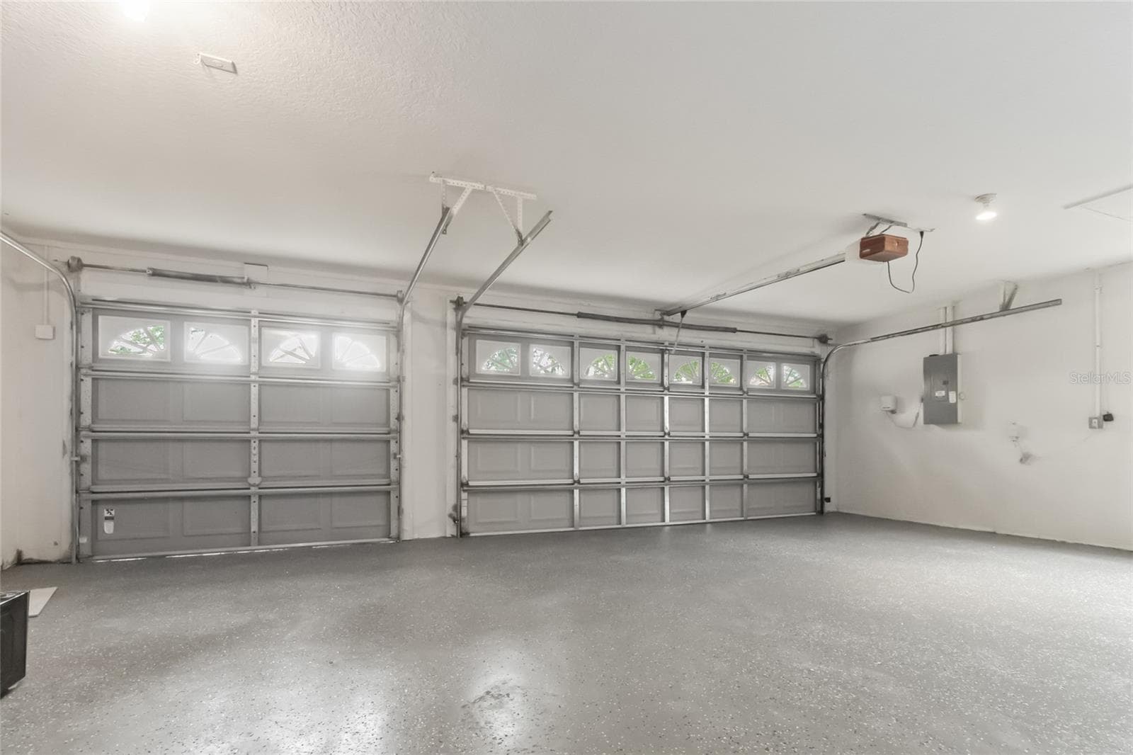 Single Family Residence at 10217 TIMBERLAND POINT DR, TAMPA, photo 37 of 44
