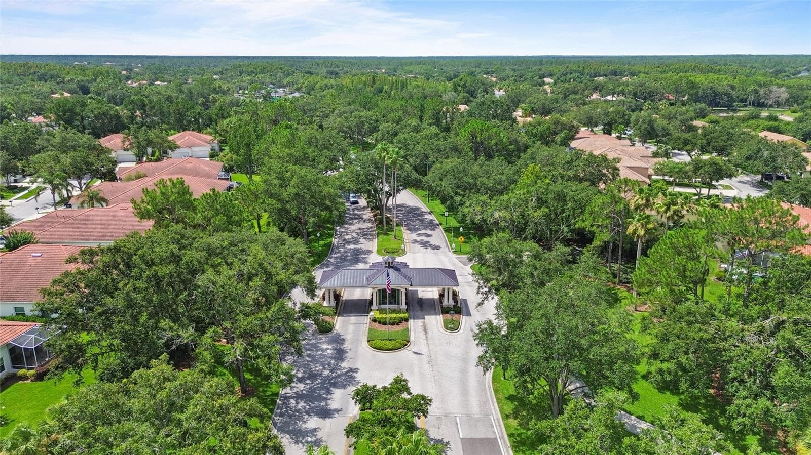 Single Family Residence at 10217 TIMBERLAND POINT DR, TAMPA, photo 43 of 44