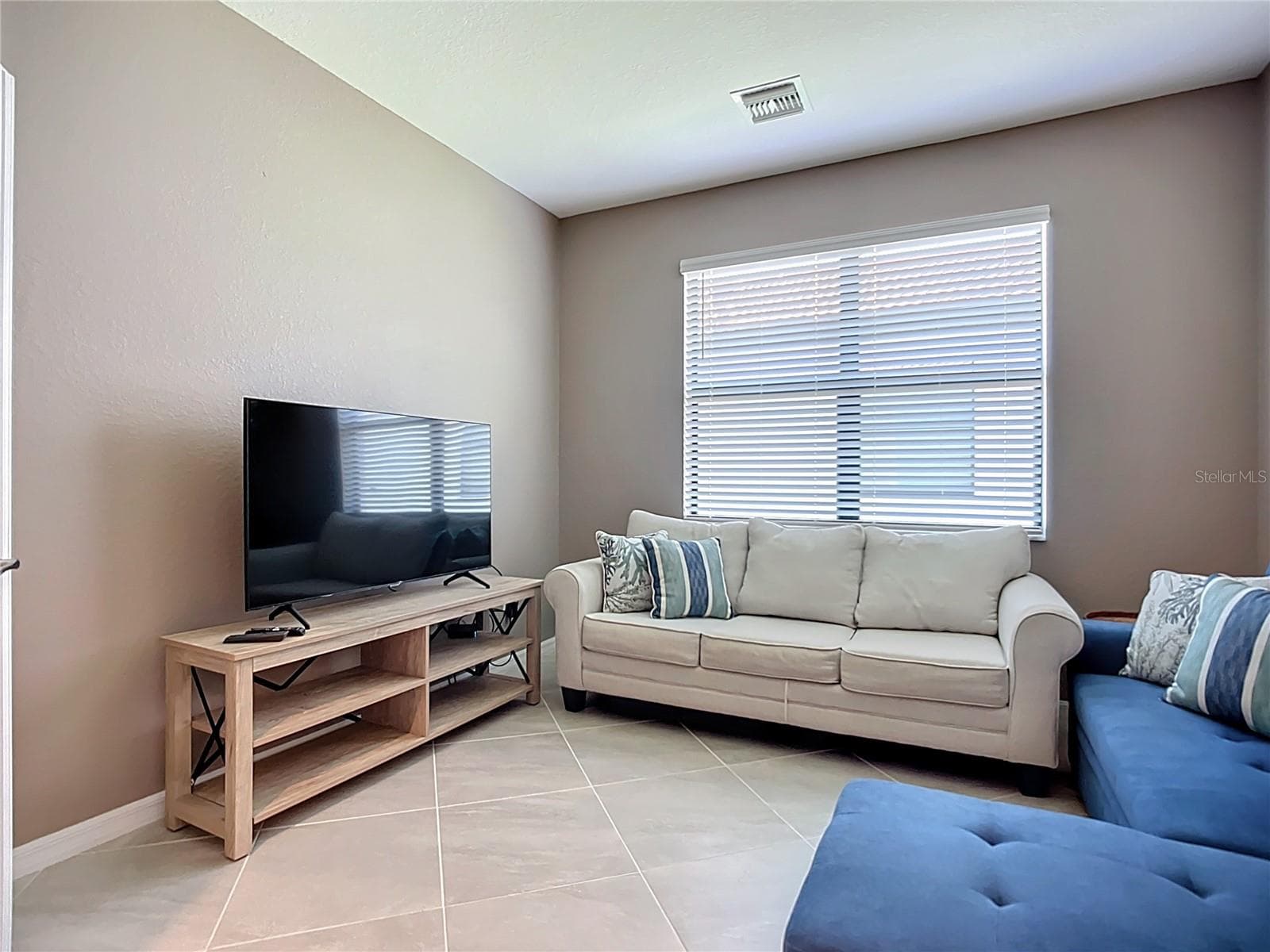 Single Family Residence at 24137 SPARTINA DR, VENICE, photo 17 of 28