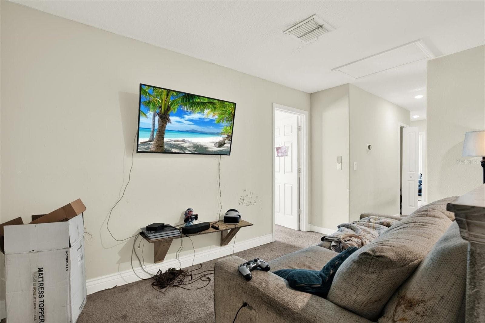 Single Family Residence at 10207 COUNT FLEET DR, RUSKIN, photo 15 of 35